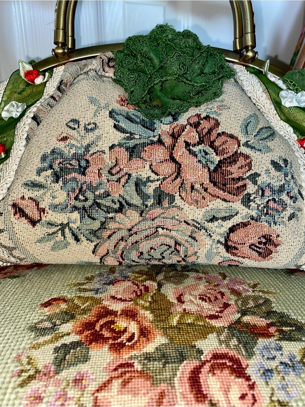 Vintage 1970s Green Floral Tapestry Top-Handle Boho Bag with Decorative Lace - Picture 5 of 6